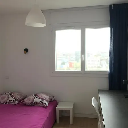 Espace, Lumiere Et Parking Pres Centre 낭트