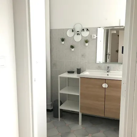 Espace, Lumiere Et Parking Pres Centre 아파트