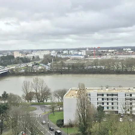 Espace, Lumiere Et Parking Pres Centre Apartman
